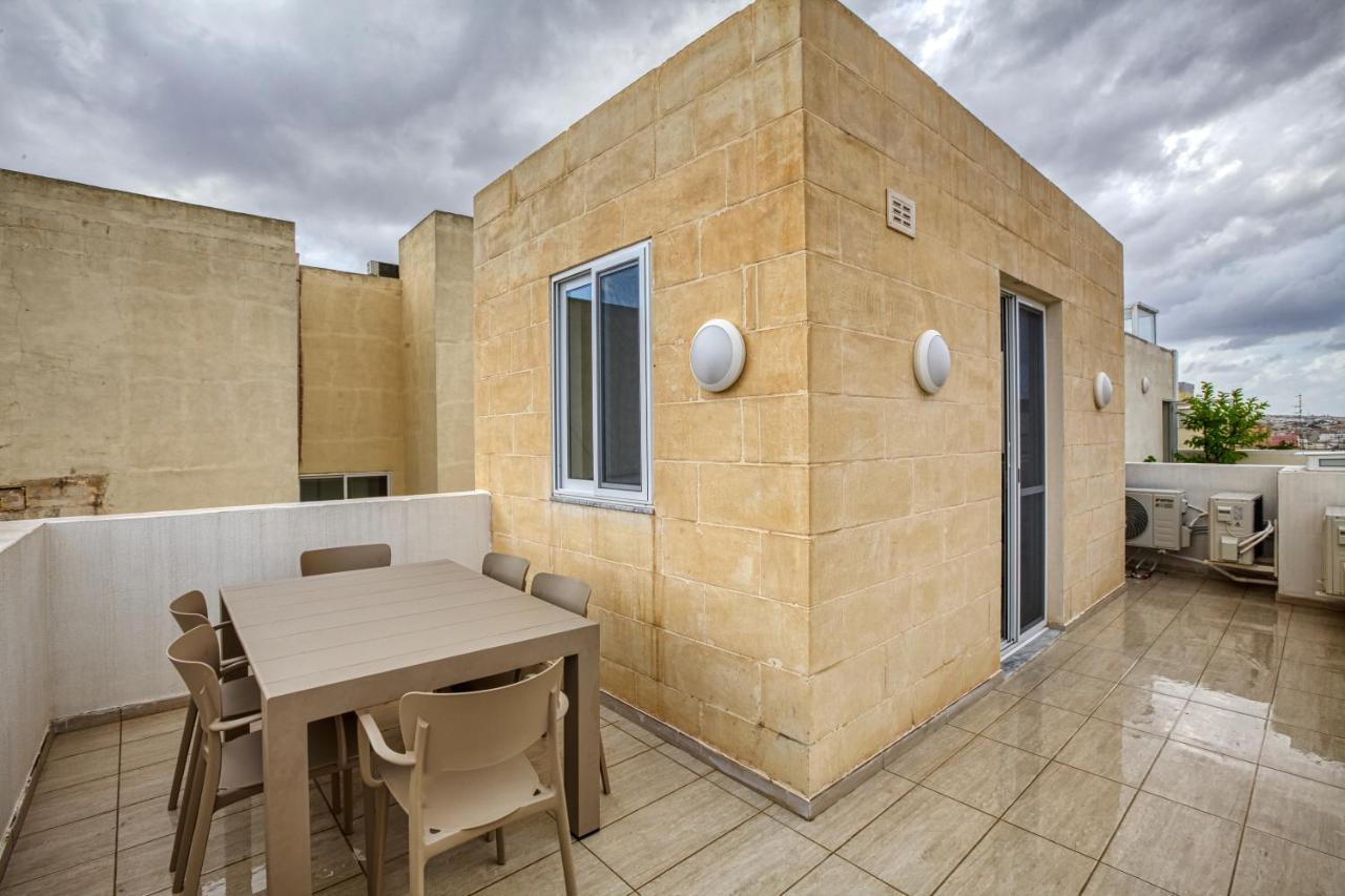 Fl56 - New 3storey House - Private Entrance & Roof Il-Furjana